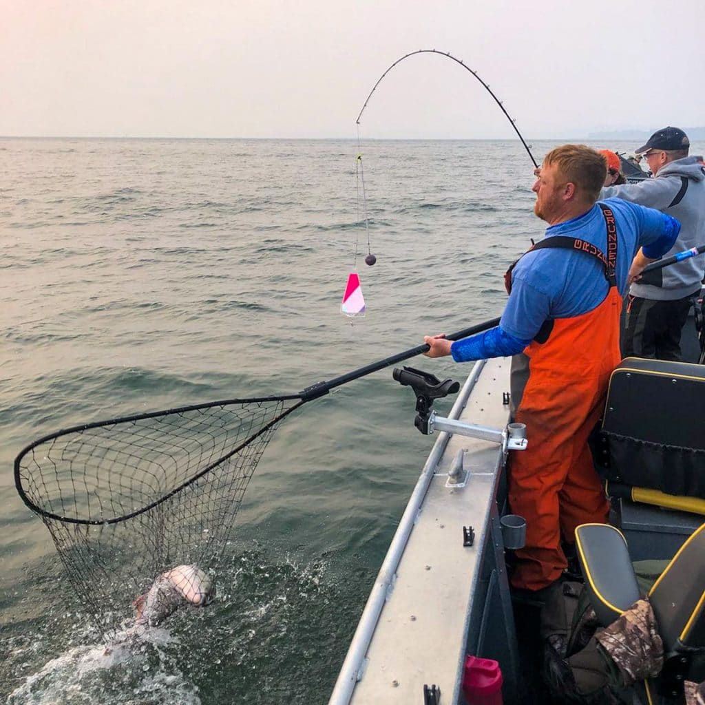 5 Best Salmon Fishing Tips for Buoy 10 in Astoria, Oregon